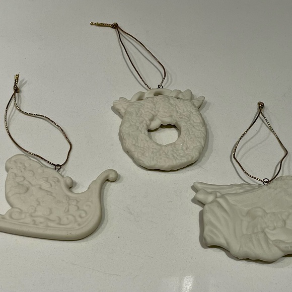 3 Vintage Porcelain Avon & ornaments - Picture 6 of 6